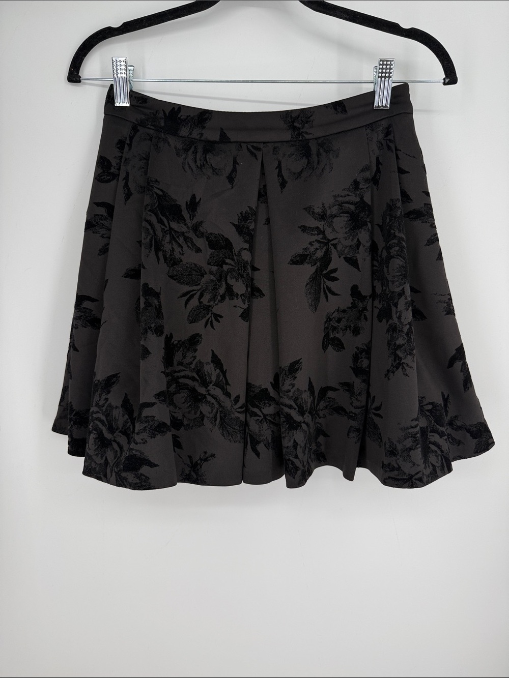 Aqua By Bloomingdale's Pleated A-Line Skirt Womens Small Black Side Zip Classic